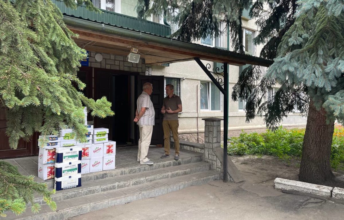 Charitable Foundation “Waves of Change” handed over charitable assistance to Petrykivskyi Regional Geriatric Boarding House
